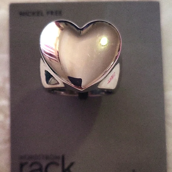 Ring - Picture 2 of 5